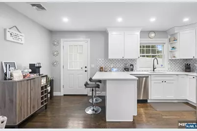 472 Macarthur Avenue 5 #5, Garfield, NJ 07026 - Photo 12