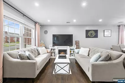 472 Macarthur Avenue 5 #5, Garfield, NJ 07026 - Photo 8