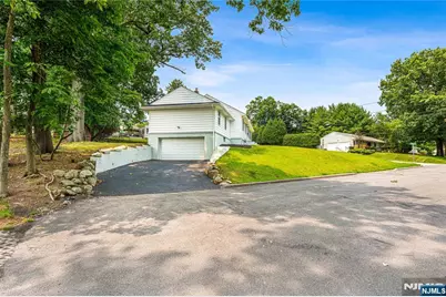 76 Dawn Avenue, Haledon, NJ 07508 - Photo 8