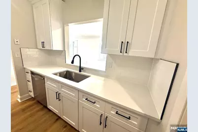 200 Paterson Avenue 1A #1A, East Rutherford, NJ 07073 - Photo 8