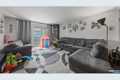 2000 Linwood Avenue 10R #10R, Fort Lee, NJ 07024 - Photo 6