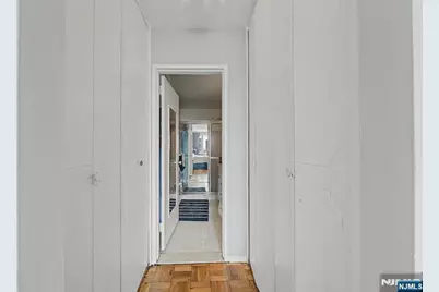 2000 Linwood Avenue 10R #10R, Fort Lee, NJ 07024 - Photo 20