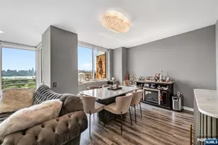 916 Hudson Park, Edgewater, NJ 07020 - Photo 8