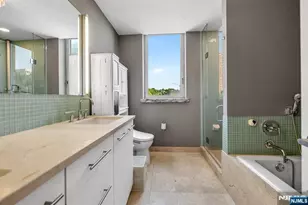 916 Hudson Park, Edgewater, NJ 07020 - Photo 22