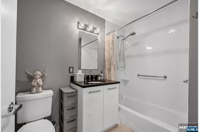 916 Hudson Park, Edgewater, NJ 07020 - Photo 26