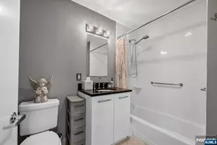 916 Hudson Park, Edgewater, NJ 07020 - Photo 26