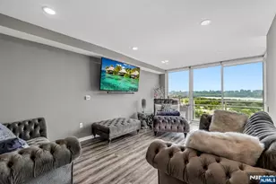 916 Hudson Park, Edgewater, NJ 07020 - Photo 4