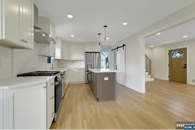300 John Ochs Drive, Saddle Brook Township, NJ 07663 - Photo 10