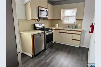104 Palsa Avenue, Elmwood Park, NJ 07407 - Photo 6