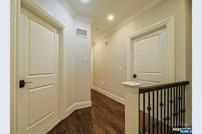 35 Marquis 35 #35, Edgewater, NJ 07020 - Photo 16