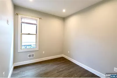 59 Locust Avenue 1R #1R, Wallington, NJ 07057 - Photo 8