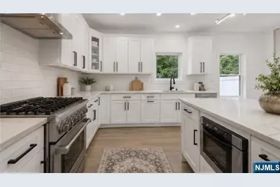 191 Washington Place, Teaneck Township, NJ 07666 - Photo 10