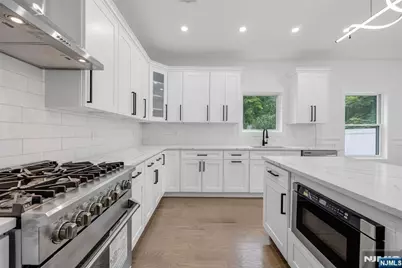 191 Washington Place, Teaneck Township, NJ 07666 - Photo 28