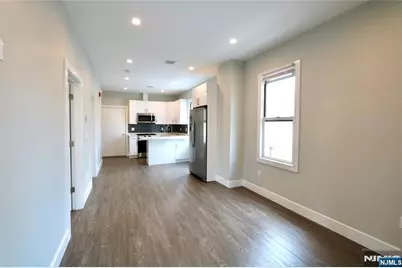 59 Locust Avenue 2R #2R, Wallington, NJ 07057 - Photo 4