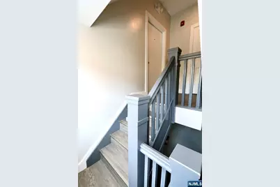 59 Locust Avenue 2R #2R, Wallington, NJ 07057 - Photo 2
