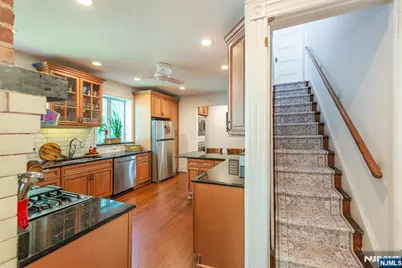 11 Mountain Avenue, Montclair, NJ 07042 - Photo 24
