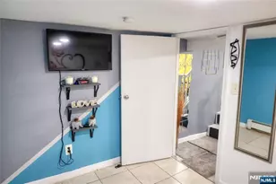 9 Emerson Pl, Newark, NJ 07114 - Photo 18