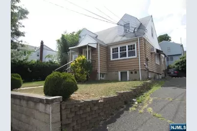 377 Westminster Place 2nd Floor #2nd Floor, Lodi, NJ 07644 - Photo 2