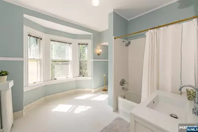 11 Mountain Avenue, Montclair, NJ 07042 - Photo 34