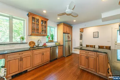 11 Mountain Avenue, Montclair, NJ 07042 - Photo 22