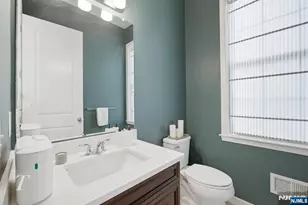 141 Roosevelt Dr, Wood Ridge, NJ 07075 - Photo 16
