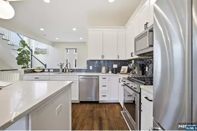 141 Roosevelt Drive, Wood Ridge, NJ 07075 - Photo 6