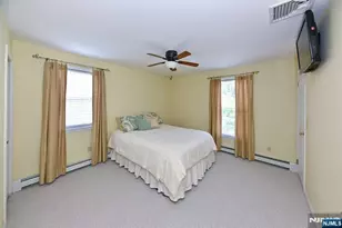 182 Roosevelt Pl, Maywood, NJ 07607 - Photo 10