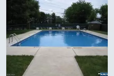 565 Grove Street F-2 #F-2, Clifton, NJ 07013 - Photo 8