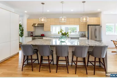 8 Willard Place A #A, Montclair, NJ 07042 - Photo 6
