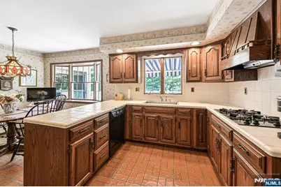 7 Arthur Court, Demarest, NJ 07627 - Photo 12
