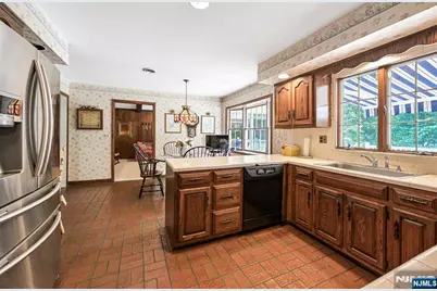 7 Arthur Court, Demarest, NJ 07627 - Photo 8