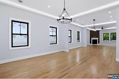 49 N Glenwood Drive, Bergenfield, NJ 07621 - Photo 6