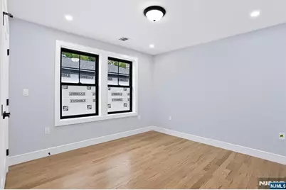 49 N Glenwood Drive, Bergenfield, NJ 07621 - Photo 30