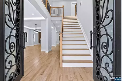 49 N Glenwood Drive, Bergenfield, NJ 07621 - Photo 2