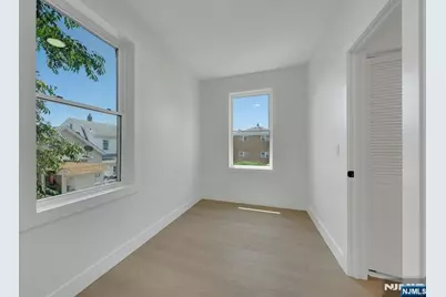 54 Hamilton Avenue, Fairview, NJ 07022 - Photo 28