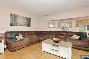 137 Manhattan Ave, Waldwick, NJ 07463 - Photo 6