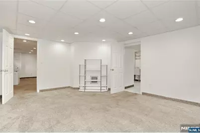 137 Manhattan Avenue, Waldwick, NJ 07463 - Photo 32
