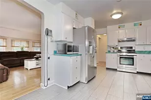 137 Manhattan Ave, Waldwick, NJ 07463 - Photo 10
