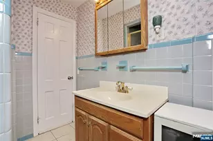 137 Manhattan Ave, Waldwick, NJ 07463 - Photo 22