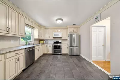 693 Probst Avenue A #A, Fairview, NJ 07022 - Photo 8