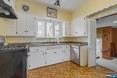 189 Mineral Spring, Passaic, NJ 07055 - Photo 16