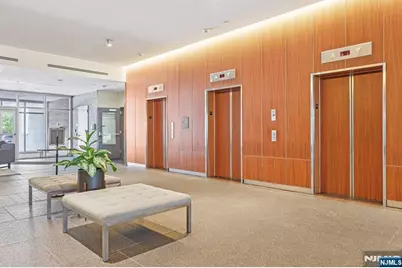 1 Executive 404 #404, Fort Lee, NJ 07024 - Photo 4