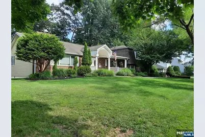 426 Lakeview Drive, Oradell, NJ 07649 - Photo 1