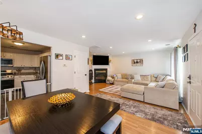 1066 Chedworth Circle, Mahwah, NJ 07430 - Photo 2