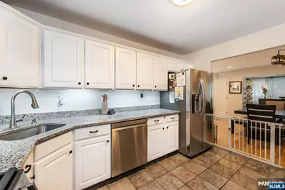 1066 Chedworth Circle, Mahwah, NJ 07430 - Photo 6
