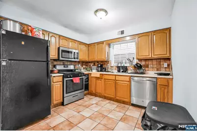 64 Brunswick Street, Newark, NJ 07114 - Photo 6