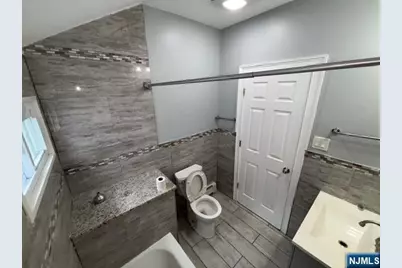 17 Cedar Street 3rd Floor #3rd Floor, Newark, NJ 07106 - Photo 12