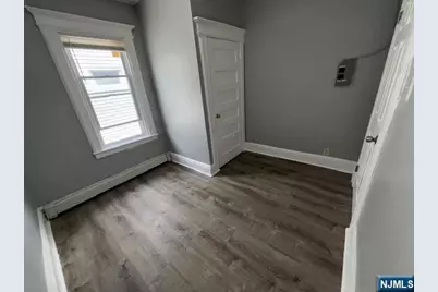 17 Cedar Street 3rd Floor #3rd Floor, Newark, NJ 07106 - Photo 10