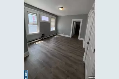17 Cedar Street 3rd Floor #3rd Floor, Newark, NJ 07106 - Photo 6
