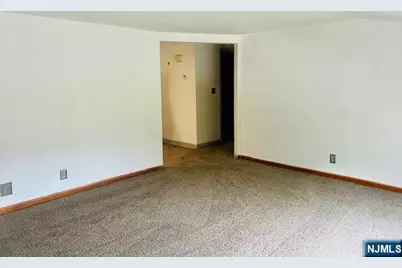 222 Union Avenue 2nd For #2nd For, Wood Ridge, NJ 07075 - Photo 8